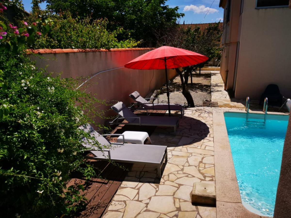 Gites Avec Grande Piscine Et Sa Terrasse Privative Bernis Eksteriør billede