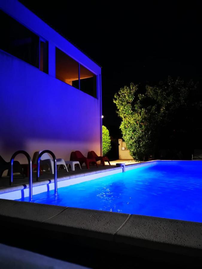 Gites Avec Grande Piscine Et Sa Terrasse Privative Bernis Eksteriør billede
