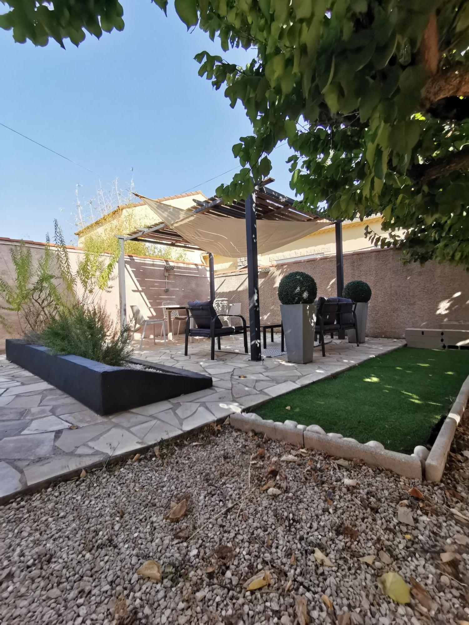Gites Avec Grande Piscine Et Sa Terrasse Privative Bernis Eksteriør billede