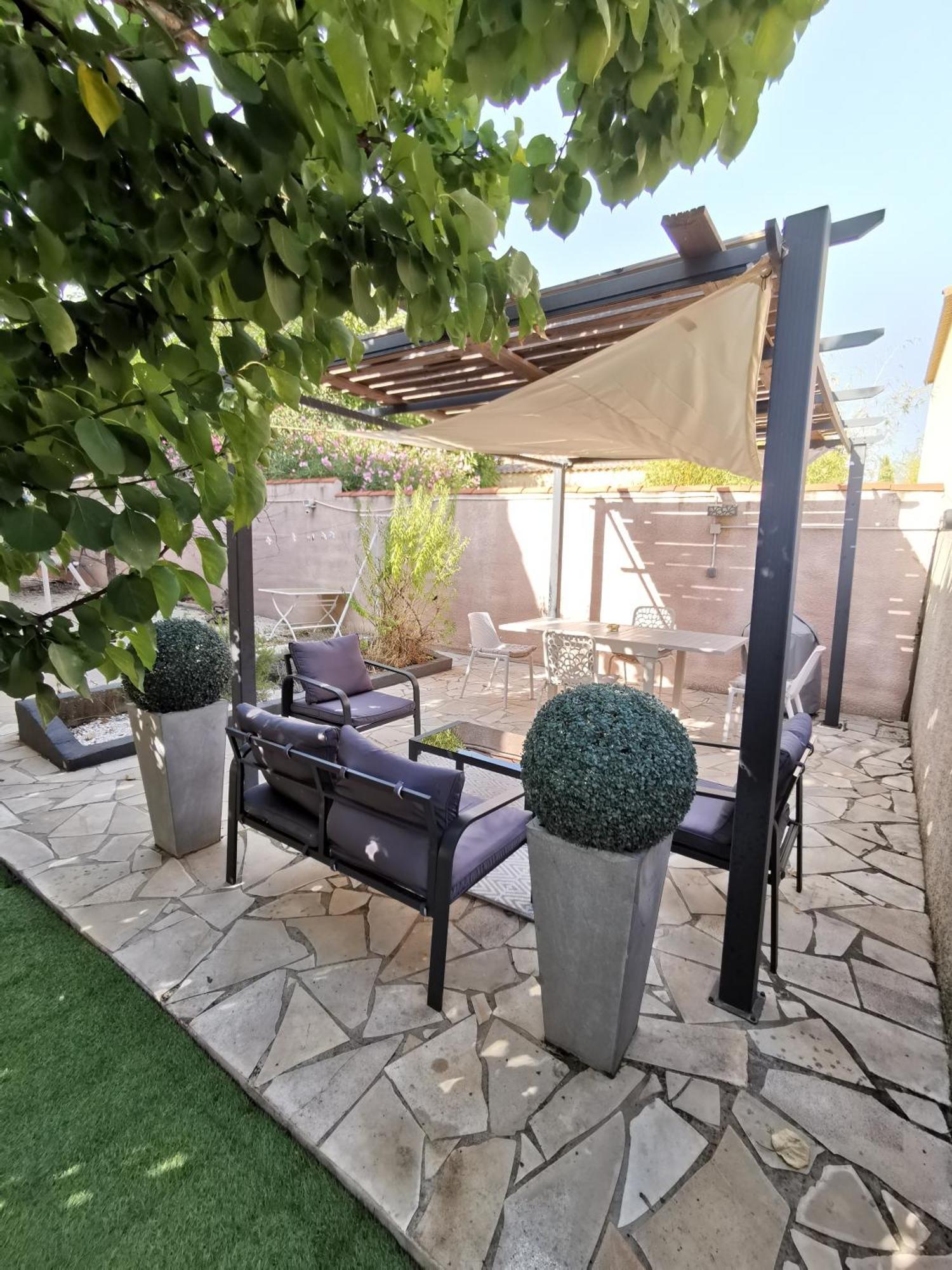 Gites Avec Grande Piscine Et Sa Terrasse Privative Bernis Eksteriør billede